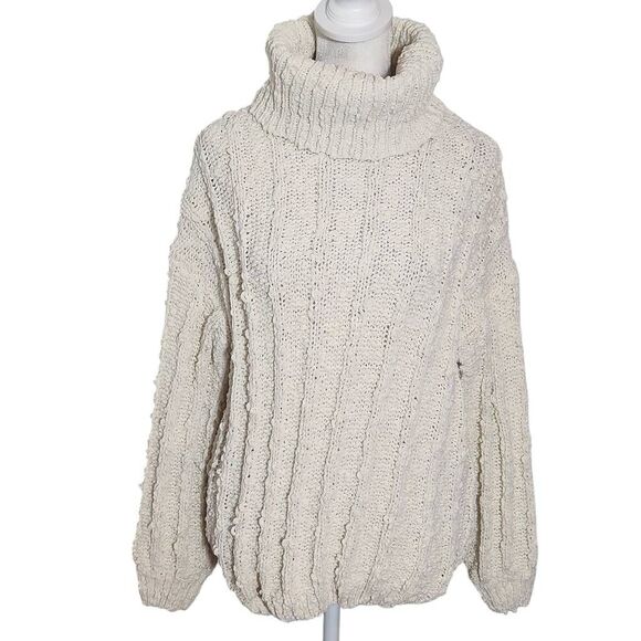 Mystree Cream Chunky Knit Turtleneck Sweater Size Medium Cream Chunky Sweater - Picture 1 of 8